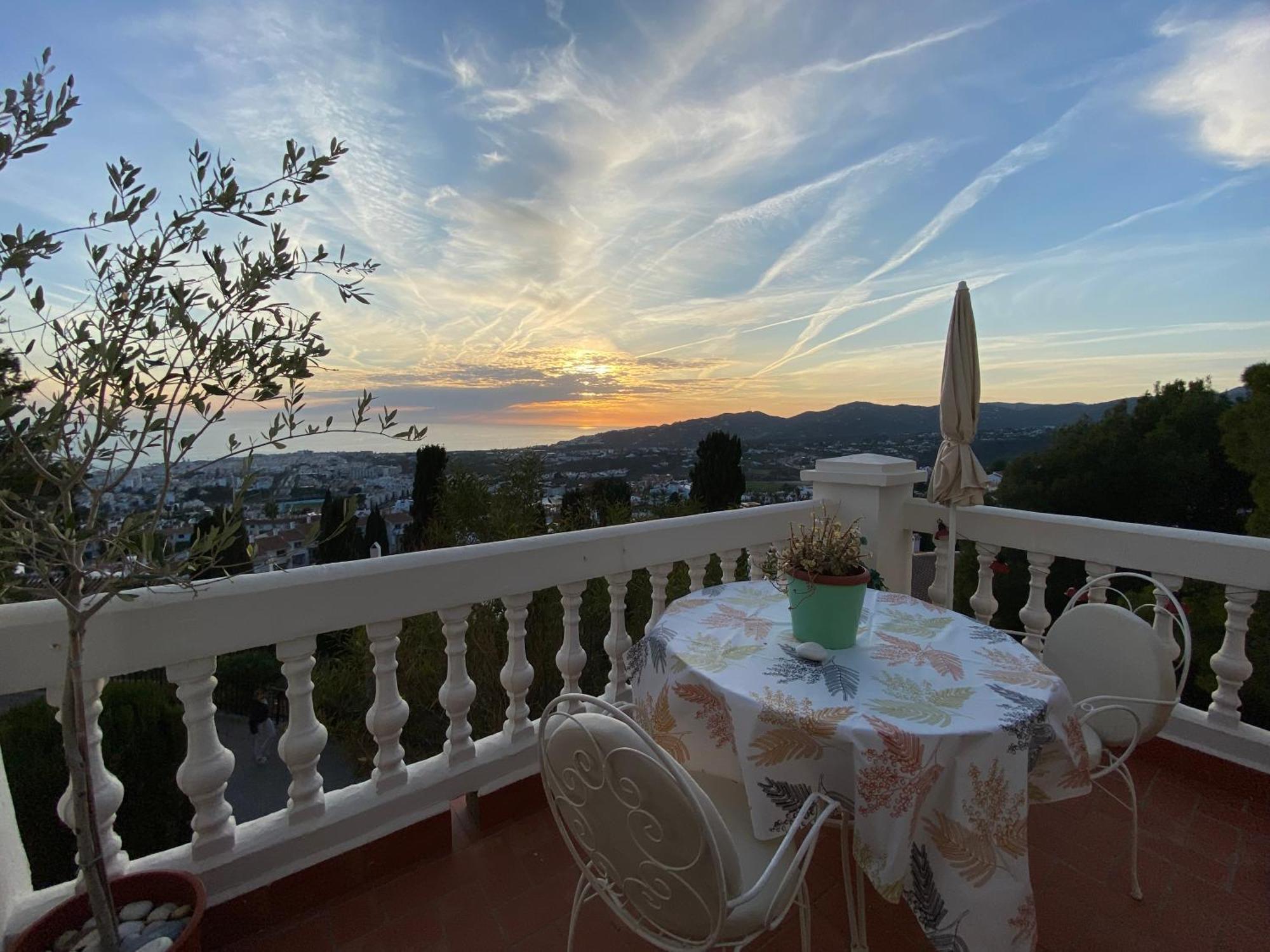 Precioso Apartamento Mandarinos Con Vistas Al Mar Nerja Exteriör bild